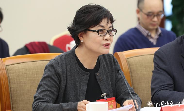 11月28日，鐵凝主持中國作協八屆十一次主席團會。