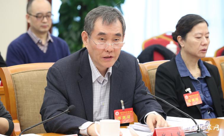 11月28日，錢小芊在中國作協八屆十一次主席團會上講話。