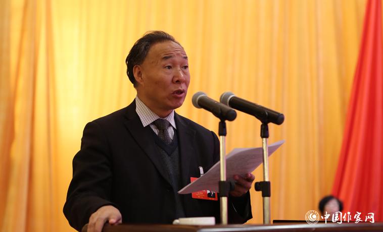 12月1日，中國作協九代會第二次全體會召開，白庚勝作《關于修改<中國作家協會章程>的說明》。