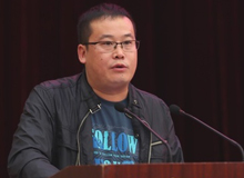 肖江虹：帶著詩意前行　　作家用筆講述人類在時(shí)代里面的困境。我們每個(gè)人都有困境，作家需要發(fā)現(xiàn)困境講述困境。[詳細(xì)]
