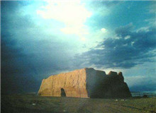 明湖讀書會｜《哈蜜的廢墟》：創傷傳遞、復仇與療愈現代小說不再追逐明晰的中心思想，更迷戀發散和輻射……[詳細]