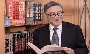 全國(guó)政協(xié)常委、副秘書(shū)長(zhǎng)，民進(jìn)中央副主席，中國(guó)陶行知研究會(huì)會(huì)長(zhǎng)朱永新
