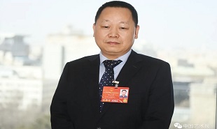 全國(guó)人大代表、民進(jìn)重慶市委會(huì)副主委、重慶出版集團(tuán)副總編輯別必亮