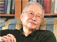 【王　火】	蔣　藍(lán)丨《王火：以健雄之筆記錄時(shí)代》；	徐　璐丨《<戰(zhàn)爭(zhēng)和人>三部曲：對(duì)紅色經(jīng)典的自覺(jué)追索》。