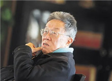 【王　蒙】	溫奉橋丨《王蒙：共和國(guó)文學(xué)之子》；	謝尚發(fā)丨《1980年代初王蒙和他的四篇小說(shuō)》。