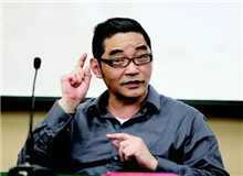 【蘇　童】	張光芒丨《<黃雀記>：作為性格悲劇的美學(xué)建構(gòu)》；	陳若谷丨《河水與招魂：從<河岸>到<黃雀記>》。