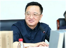閻晶明：最先鋒的新拓展　　孫甘露是先鋒小說家里“最先鋒”的。因為他在這一方面起步早，成名快，代表作傳播度廣，文學史研究提及率高。[詳細]
