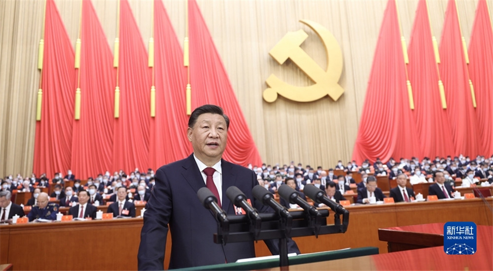 10月16日，中國共產黨第二十次全國代表大會在北京人民大會堂開幕。習近平代表第十九屆中央委員會向大會作報告。