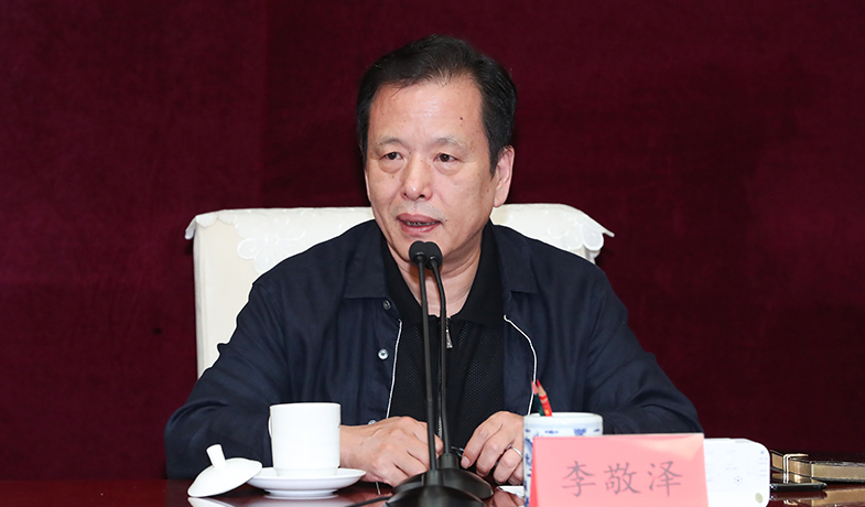 8月25日，李敬澤在終評會上介紹投票規則并宣布了各獎項的計票結果