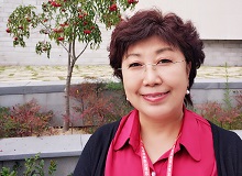 徐坤：《神圣婚姻》寫的是家族里的真人真事　　這部書的很多情節都是家族里的真人真事，聽的時候在想，應該用什么方式把故事寫出來……[詳細]