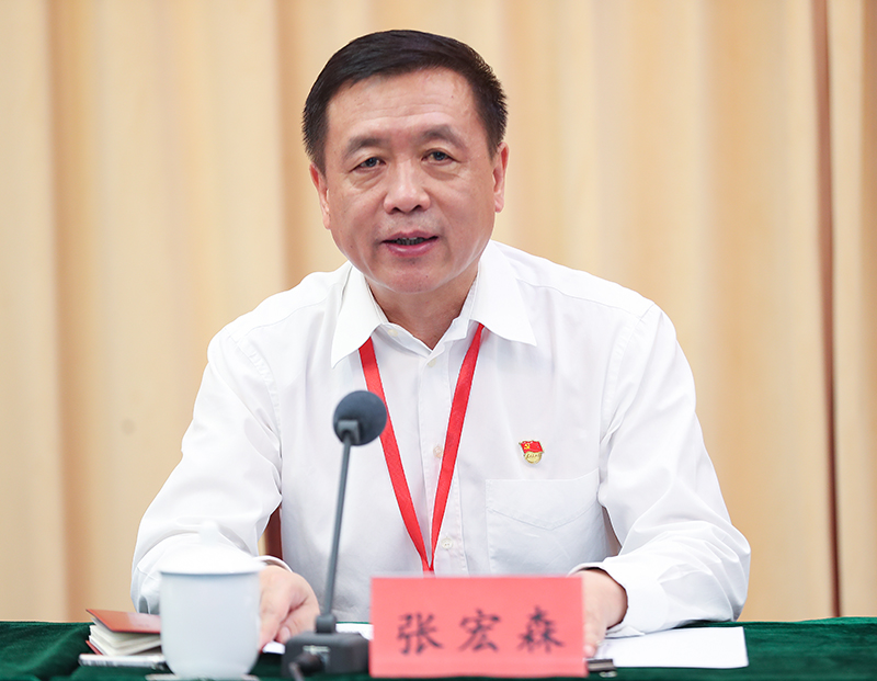 中國作協(xié)黨組書記、副主席、機(jī)關(guān)黨委書記張宏森出席閉幕會并講話
