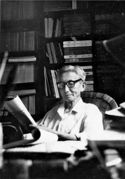 學人小傳  劉敦愿（1918—1997），湖北漢陽人。1944年畢業于國立藝術專科學校西畫科。1947年應聘于山東大學，先后在中文系、歷史系執教。早年致力于山東地區田野考古調查，晚年專注于美術考古研究，針對史前陶器藝術、商周青銅藝術、東周與漢代繪畫藝術等問題撰寫了一系列論文。著有《劉敦愿文集》。