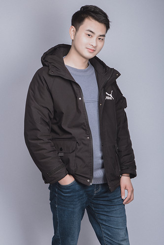 作者簡介：  大樹，男，本名孫勝，90后青年詩人，現居漣水。作品散見《詩刊》《星星》《揚子江》《長江文藝》等刊物。曾獲得楊牧詩歌獎·青少年詩人獎、揚子江年度青年詩人獎、江蘇十佳青年詩人獎等。