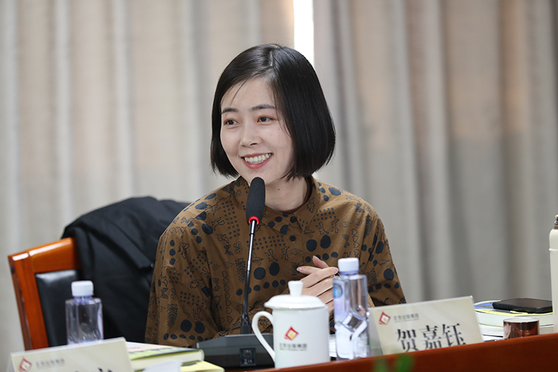 賀嘉鈺在會上發(fā)言
