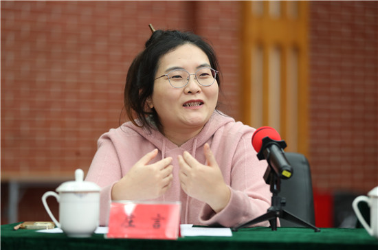 自由發言環節，“兩新”作家們暢所欲言、熱烈討論