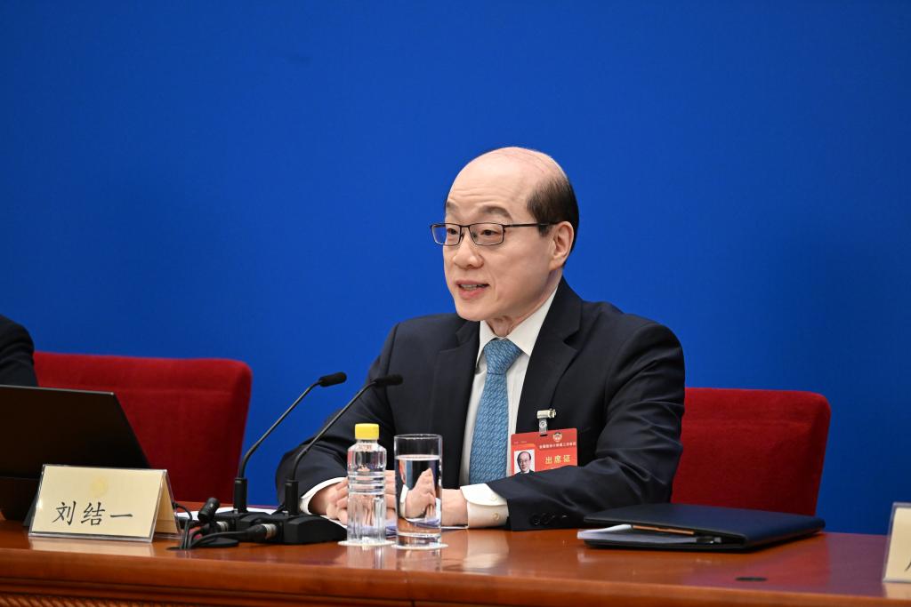 3月3日，全國政協十四屆二次會議新聞發布會在北京人民大會堂舉行。大會新聞發言人劉結一向中外媒體介紹本次大會有關情況并回答記者提問。?新華社記者 金立旺 攝