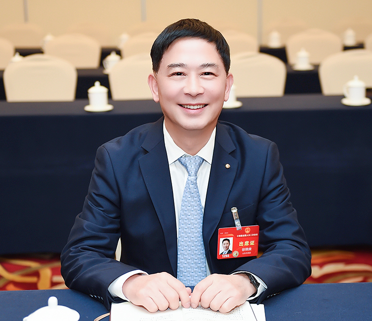 全國(guó)人大代表徐錦庚