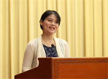 李春華（李琸）：從一個人的戈壁走向文學的綠洲　　至今我不敢稱自己為作家，對我而言，這是一個非常神圣的字眼……[詳細]