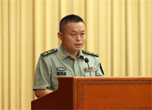 王昆：作家的青春捍衛什么　　40天前的這個時刻，我正在西部邊境一個海拔5000米的前沿哨所，陪我前往邊境埡口的是一個年輕士兵……[詳細]
