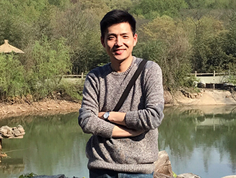劉康：詩(shī)是詩(shī)人自我對(duì)話(huà)的加密文本