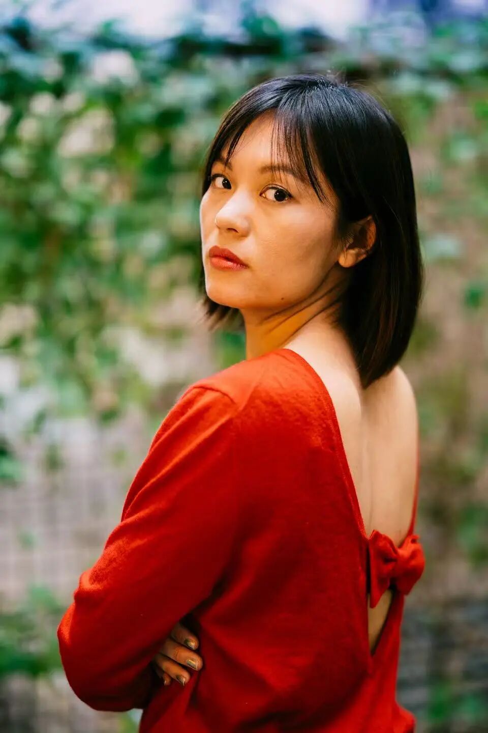 春樹，80后作家、詩人。出生于山東，在北京度過少年及青春期。2015年搬到柏林暫居。已出版長篇小說《北京娃娃》《乳牙》等六部，另有個人詩集兩部及散文集若干。其小說已在二十幾個國家翻譯出版。