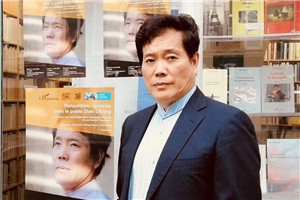 童話:獲獎作品《月光蟋蟀》
作者:趙麗宏
獲獎感言我的寫作起始于詩歌和散文,寫兒童文學、小說和童話,是在我60歲以后。創作兒童文學,使我的寫作和兒童的世界聯系在一起。這是一個純真的世界,是一個不能容忍虛偽和欺騙的世界……